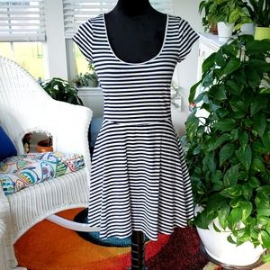 💥American Outfitters - Summer Dress - M